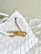 BOTTEGA VENETA SMALL ANDIAMO 25CM WHITE LAMBSKIN