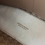 BOTTEGA VENETA MEDIUM ANDIAMO 32CM CHOCOLATE LAMBSKIN
