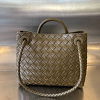 BOTTEGA VENETA SMALL ANDIAMO 25CM DARK OLIVE LAMBSKIN
