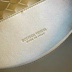 BOTTEGA VENETA SMALL ANDIAMO 25CM DARK OLIVE LAMBSKIN