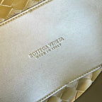 BOTTEGA VENETA MEDIUM ANDIAMO 32CM OLIVE LAMBSKIN