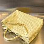 BOTTEGA VENETA MEDIUM ANDIAMO 32CM LIME LAMBSKIN
