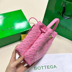BOTTEGA VENETA SMALL ANDIAMO 25CM PINK LAMBSKIN