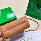 BOTTEGA VENETA SMALL ANDIAMO 25CM GOLD LAMBSKIN