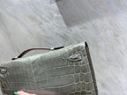 HERMES KELLY CUT 31 IN ASH GRAY SHINNY ALLIGATOR LEATHER WITH SILVER HARDWARE