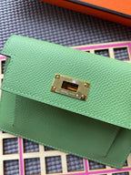 HERMES Kelly Pocket 13.5 Green Epsom Ghw