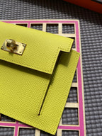 HERMES Kelly Pocket 13.5 Lime Epsom Ghw
