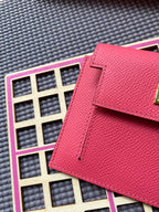HERMES Kelly Pocket 13.5 Dark Pink Epsom Ghw