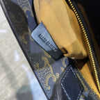CELINE TRIOMPHE  32 BLACK IN PATTERN CALFSKIN