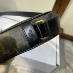 CELINE MEDIUM MESSENGER BAG 23 IN BLACK TRIOMPHE CANVAS WITH  PRINT