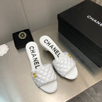 CHANEL DIAMOND-QUILTED 6 CM SANDALS IN WHITE LAMBSKIN