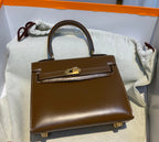 HERMES KELLY MINI 20 BAG IN CHOCOLATE BROWN SMOOTH CALFSKIN WITH GOLD HARDWARE