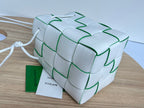 BOTTEGA VENETA SMALL CASSETTE BUCKET 18 IN WHITE AND GREEN LINING CALFSKIN