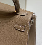 HERMES KELLY MINI 20 BAG IN MEDIUM BROWN CALFSKIN WITH GOLD HARDWARE