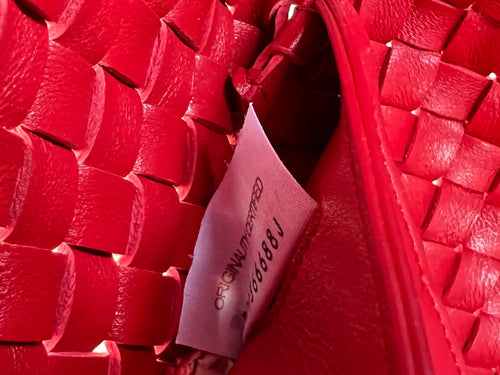 BOTTEGA VENETA MINI CABAT 20 IN RED LAMBSKIN