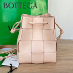 BOTTEGA VENETA SMALL CASSETTE BUCKET 18 IN LIGHT PINK CALFSKIN