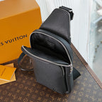 LOUIS VUITTON AVENUE SLINGBAG 31 IN BLACK TAIGA LEATHER