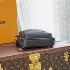 LOUIS VUITTON AVENUE SLINGBAG 31 IN BLACK TAIGA LEATHER