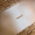 BOTTEGA VENETA MEDIUM 28 CASSETTE PEANUT BROWN LAMBSKIN