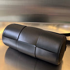 BOTTEGA VENETA CYLINDER CASSETTE 30 IN BLACK CALFSKIN