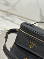 PRADA VANITY CASE 18 IN BLACK GRAINED CALFSKIN GOLD HARDWARE