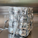 BOTTEGA VENETA SMALL CASSETTE BUCKET 18 IN SILVER METALLIC SOFT LAMBSKIN