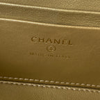 CHANEL SMALL VANITY CASE 17 IN WHITE CALFSKIN GOLD HARDWARE