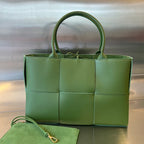 BOTTEGA VENETA ARCO TOTE 36 IN GLADE GREEN CALFSKIN