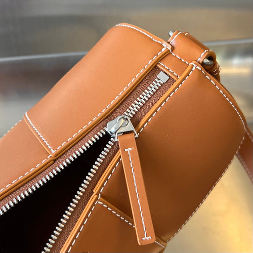 BOTTEGA VENETA CYLINDER CASSETTE 30 IN BRONZE BROWN CALFSKIN