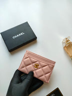 CHANEL CARD HOLDER 11.2 PALE PINK GRAINED CALFSKIN GOLD ICON