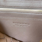 BOTTEGA VENETA SMALL ANDIAMO 29 IN BEAVER BROWN LAMBSKIN