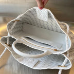 BOTTEGA VENETA SMALL ANDIAMO 29 IN WHITE LAMBSKIN