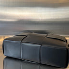 BOTTEGA VENETA ARCO 36 BAG IN BLACK LAMBSKIN