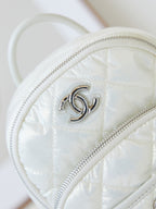 CHANEL BACKPACK 22 IN WHITE FABRIC SILVER HARDWARE