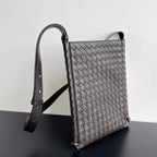 BOTTEGA VENETA LARGE 35 FLAT LOOP IN BLACK CALFSKIN