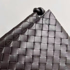 BOTTEGA VENETA LARGE 35 FLAT LOOP IN BLACK CALFSKIN