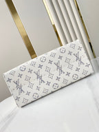 LOUIS VUITTON ONTHEGO MM 35 IN WHITE MONOGRAM JACQUARD FABRIC