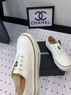 CHANEL LACELESS SNEAKERS PLATFORM IN WHITE CANVAS