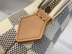 LOUIS VUITTON COSMETIC POUCH 22 IN WHITE GRAY DAMIER AZUR CANVAS