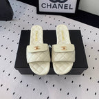 CHANEL SLIPPERS IN WHITE CALFSKIN