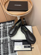 CHANEL MOASINS IN BLACK CALFSKIN
