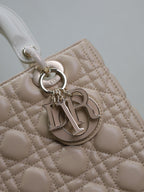 DIOR MEDIUM LADY BAG 24 IN POWDER BEIGE QUILTED MACROCANNAGE CALFSKIN METAL CHARM
