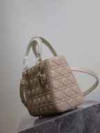 DIOR MEDIUM LADY BAG 24 IN POWDER BEIGE QUILTED MACROCANNAGE CALFSKIN METAL CHARM