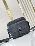 LOUIS VUITTON GETAWAY MESSENGER 18 IN BLACK EMBOSSED CALFSKIN