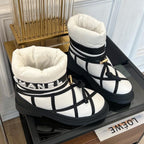 CHANEL SKI BOOTS IN WHITE MIX BLACK QUILTED COTTON