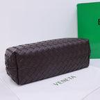 BOTTEGA VENETA MEDIUM ANDIAMO 32 BROWN LAMBSKIN GOLD HARDWARE