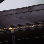 BOTTEGA VENETA MEDIUM ANDIAMO 32 BROWN LAMBSKIN GOLD HARDWARE