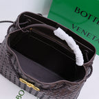 BOTTEGA VENETA MEDIUM ANDIAMO 32 BROWN LAMBSKIN GOLD HARDWARE