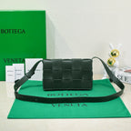 BOTTEGA VENETA CASSETTE 23 IN DARK GREEN CALFSKIN