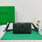 BOTTEGA VENETA CASSETTE 23 IN DARK GREEN CALFSKIN